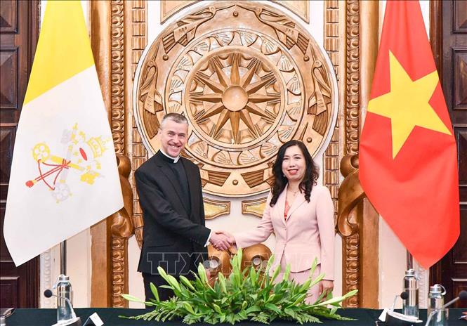Việt Nam-Vatican nhất trí tăng cường trao đổi đoàn,..