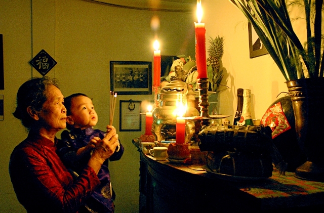 Hội nhập văn hóa trong việc tôn kính tổ tiên