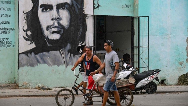 CUBA THẢ TÙ NHÂN, HOAN NGHÊNH SỰ TRUNG GIAN HÒA GIẢI CỦA TÒA THÁNH