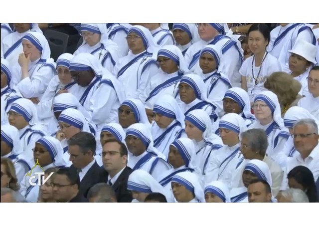 Người cùi, người tị nạn ở Orissa tham dự lễ tạ ơn dịp phong thánh Mẹ Têrêsa