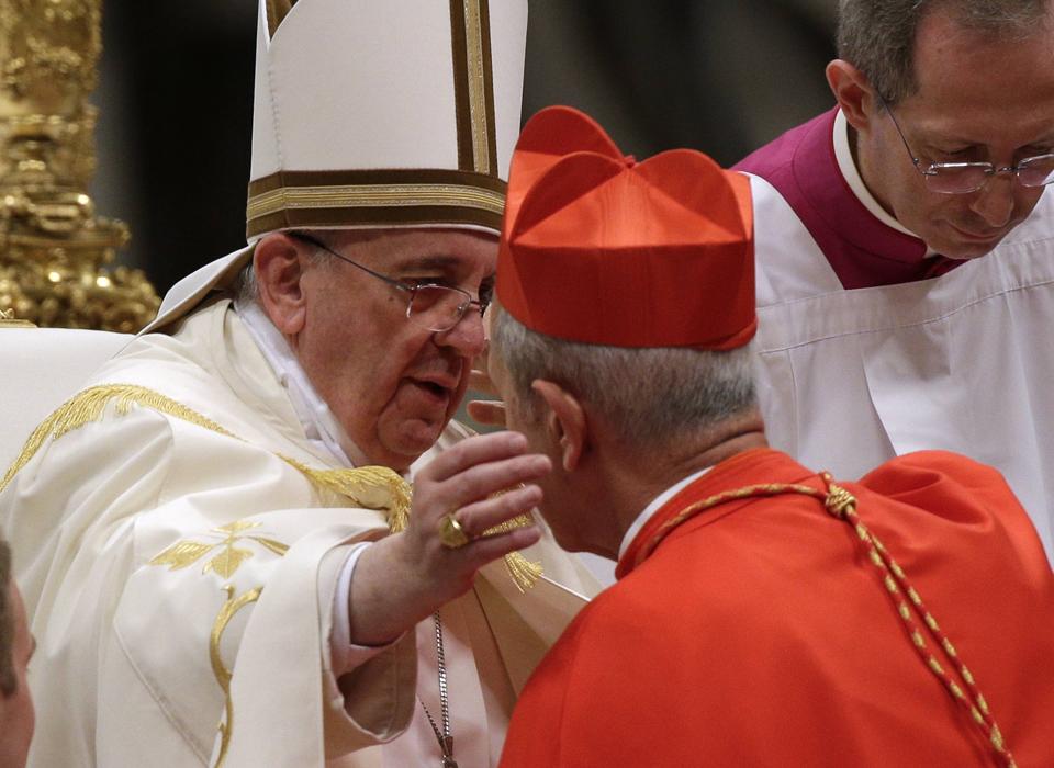 Đức Thánh Cha Phanxicô chủ sự Công nghị Hồng y và trao mũ cho các tân Hồng y