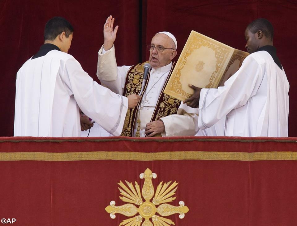 Sứ điệp Giáng Sinh và ban phép lành toàn xá cho thành Roma và toàn thế giới