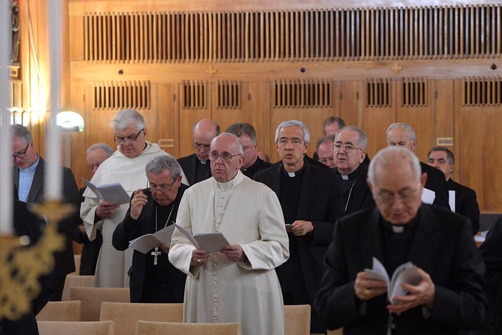 Liên Kết Tình Yêu Dành Cho Chúa Với Tình Yêu Cho Tha Nhân