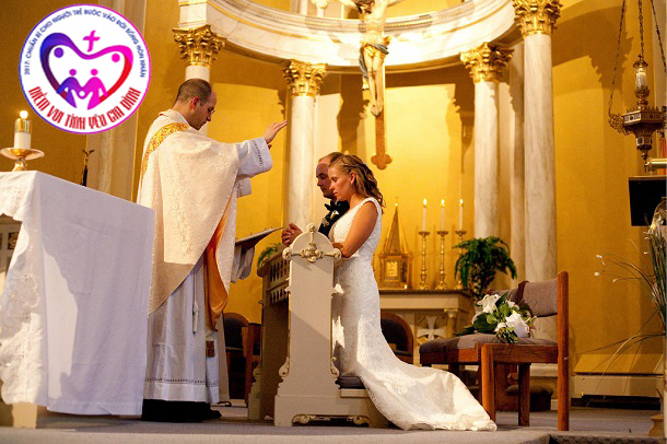 Thiên Chúa Thiết Lập Đời Sống Hôn Nhân Gia Đình