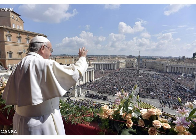 Đức Thánh Cha công bố Sứ Điệp Phục Sinh và ban Phép Lành Urbi et Orbi