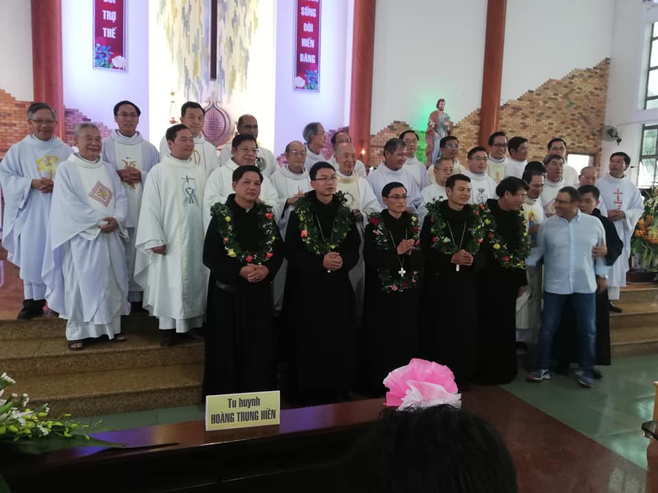 Hồng Ân Tuyên Khấn Trọng Thể - Dòng Thánh Gioan Thiên Chúa